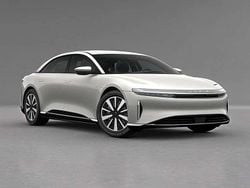Wit Nieuw 2025 Lucid Air Pure Sedan | € 93.210