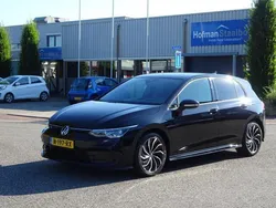 Zwart Gebruikt 2020 VW Golf VII R-line Hatchback | € 16.250 (Eerlijke prijs)