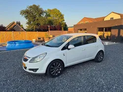 Wit Gebruikt 2010 Opel Corsa Edition Hatchback | € 3.500 (Eerlijke prijs)