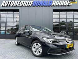 Zwart Gebruikt 2023 VW Golf VIII Business Hatchback | € 27.400 (Goede deal)