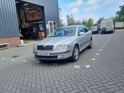 Zilver Gebruikt 2007 Skoda Octavia Elegance Sedan | € 3.500 (Eerlijke prijs)