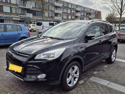 Zwart Gebruikt 2016 Ford Kuga Trend SUV | € 7.500 (Goede deal)