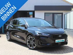 Zwart Gebruikt 2022 Ford Focus ST-Line X Hatchback | € 23.690 (Goede deal)