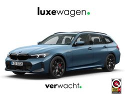 Blauw Gebruikt 2025 BMW 330e M Sport Stationwagen | € 52.900 (Super prijs)