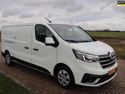 Wit Gebruikt 2023 Renault Trafic Van | € 14.599