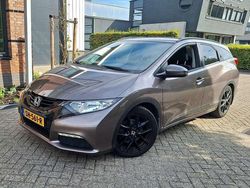 Bruin Gebruikt 2014 Honda Civic Stationwagen | € 10.750 (Eerlijke prijs)