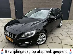 Zwart, metallic lak Gebruikt 2013 Volvo V60 Summum Stationwagen | € 6.795 (Duur)