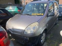 Grijs Gebruikt 2003 Toyota Yaris Verso Sol MPV | € 1.299 (Super prijs)