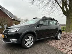 Zwart Gebruikt 2017 Dacia Sandero Stepway Hatchback | € 9.999 (Eerlijke prijs)