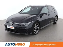 Zwart Gebruikt 2021 VW Golf VIII R-line Hatchback | € 29.149 (Eerlijke prijs)