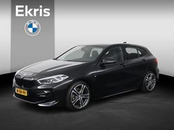 Zwart (metallic) Gebruikt 2021 BMW 118 Executive Hatchback | € 26.400 (Iets duurder)
