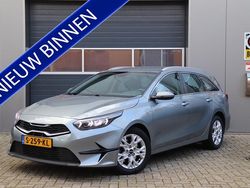 Grijs Gebruikt 2023 Kia Ceed Hatchback | € 20.995 (Eerlijke prijs)