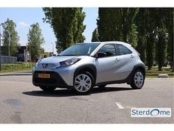 Grijs Gebruikt 2022 Toyota Aygo Play Hatchback | € 14.950 (Goede deal)