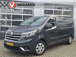 Grijs Gebruikt 2023 Renault Trafic MPV | € 20.440 (Super prijs)