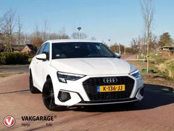 Wit Gebruikt 2021 Audi A3 Sportback Business Hatchback | € 22.750 (Eerlijke prijs)