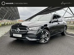 Zwart, metallic lak Nieuw 2025 Mercedes C300e Luxury Stationwagen | € 60.156 (Super prijs)