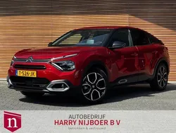 Rood, metallic lak Gebruikt 2023 Citroën e-C4 Shine SUV | € 19.500 (Eerlijke prijs)