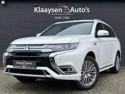 Wit, metallic lak Gebruikt 2021 Mitsubishi Outlander Instyle SUV | € 26.450 (Super prijs)