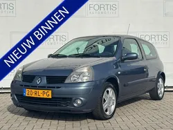 Blauw Gebruikt 2005 Renault Clio II Hatchback | € 1.950 (Eerlijke prijs)