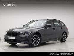 Grijs Gebruikt 2021 BMW 330e Comfort Edition Stationwagen | € 33.895 (Eerlijke prijs)