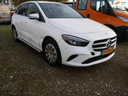 Wit Gebruikt 2022 Mercedes 200 MPV | € 6.499