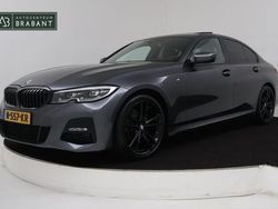 Grijs Gebruikt 2021 BMW 318 M Sport Sedan | € 26.945 (Eerlijke prijs)