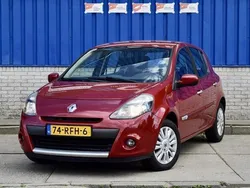 Rood Gebruikt 2011 Renault Clio II Collection Hatchback | € 4.495 (Eerlijke prijs)