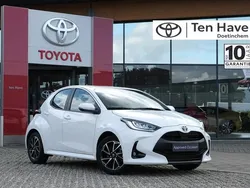 Wit Gebruikt 2023 Toyota Yaris Hatchback | € 22.900 (Eerlijke prijs)