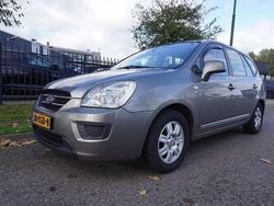 Grijs Gebruikt 2010 Kia Carens LX MPV | € 1.945 (Goede deal)