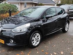 Zwart (metallic) Gebruikt 2016 Renault Clio IV LIMITED Hatchback | € 5.750 (Goede deal)