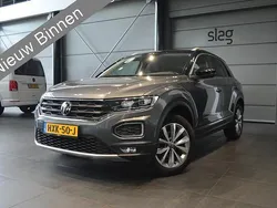 Grijs Gebruikt 2021 VW T-Roc Style SUV | € 22.900 (Goede deal)