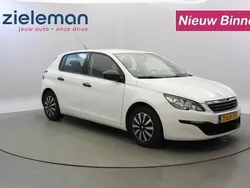 Wit, metallic lak Gebruikt 2014 Peugeot 308 Access Hatchback | € 3.845 (Eerlijke prijs)