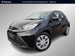 Zwart Nieuw 2025 Toyota Aygo Play Hatchback | € 20.845 (Goede deal)