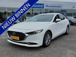 Wit Gebruikt 2022 Mazda 3 Sedan | € 21.450 (Eerlijke prijs)