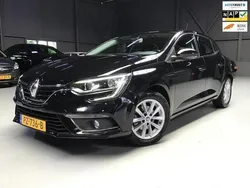 Zwart Gebruikt 2017 Renault Mégane IV Zen Hatchback | € 12.750 (Iets duurder)