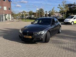 Grijs Gebruikt 2018 BMW 318 Executive Sedan | € 17.000 (Duur)