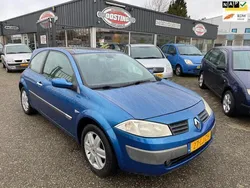 Blauw Gebruikt 2003 Renault Mégane II Luxe Hatchback | € 1.599 (Eerlijke prijs)