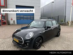 Zwart, metallic lak Gebruikt 2021 Mini Cooper Business Hatchback | € 18.445 (Eerlijke prijs)