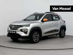 Grijs, metallic lak Gebruikt 2022 Dacia Spring Comfort Plus Hatchback | € 11.440 (Eerlijke prijs)