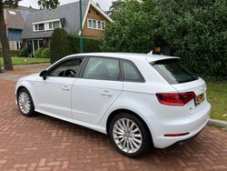 Wit Gebruikt 2015 Audi A3 Sportback e-tron Attraction Hatchback | € 8.750 (Eerlijke prijs)