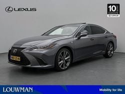 Grijs metallic Gebruikt 2021 Lexus ES300H Sport Line Sedan | € 42.950 (Eerlijke prijs)