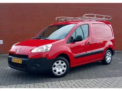 Rood Gebruikt 2015 Peugeot Partner MPV | € 5.750 (Eerlijke prijs)