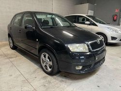 Zwart Gebruikt 2004 Skoda Fabia Sedan | € 1.650
