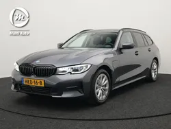Grijs Gebruikt 2022 BMW 330e Sport Line Stationwagen | € 31.230 (Goede deal)