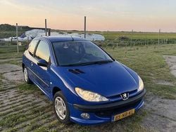 Blauw Gebruikt 2003 Peugeot 206 Hatchback | € 800 (Eerlijke prijs)