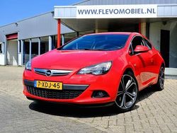 Rood Gebruikt 2014 Opel Astra GTC Sport Hatchback | € 12.950