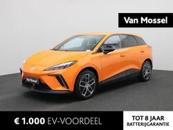 Oranje Gebruikt 2023 MG MG4 EV Luxury Hatchback | € 24.440 (Eerlijke prijs)