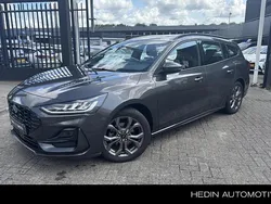 Grijs Gebruikt 2023 Ford Focus ST-Line Stationwagen | € 23.950 (Goede deal)