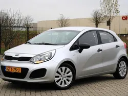 Grijs Gebruikt 2013 Kia Rio Plus Hatchback | € 6.950 (Eerlijke prijs)
