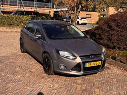 Beige Gebruikt 2012 Ford Focus Hatchback | € 5.300 (Eerlijke prijs)